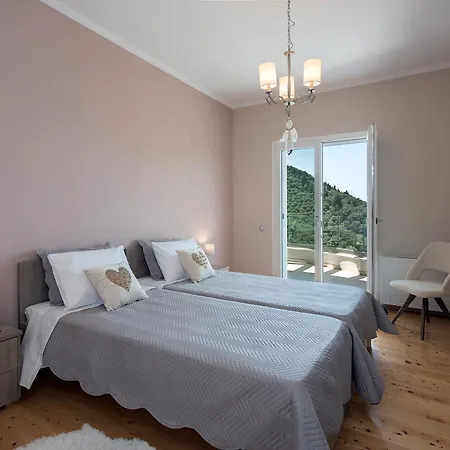 Lioriza Villa