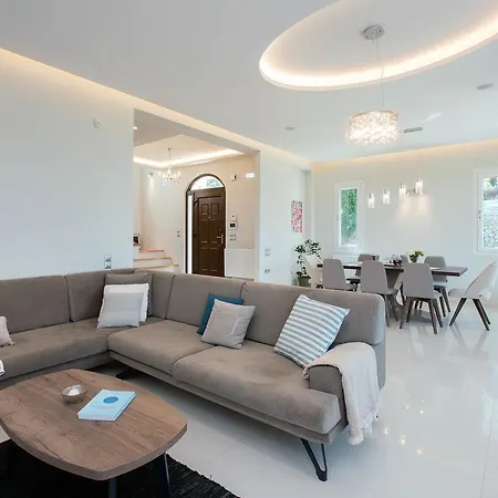 Lioriza Villa